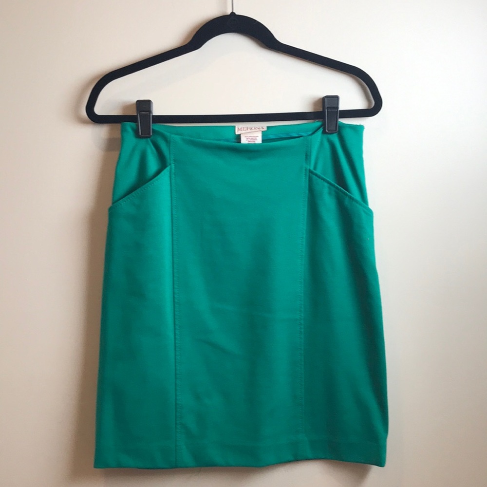 Kelly Green Pencil Skirt 💚